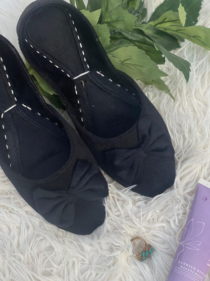 Velvet Bow Style Handmade Khussa