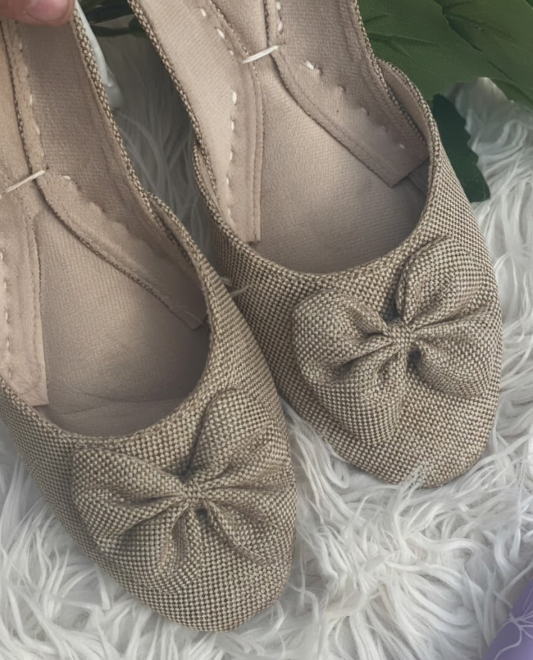 Velvet Bow Style Handmade Khussa